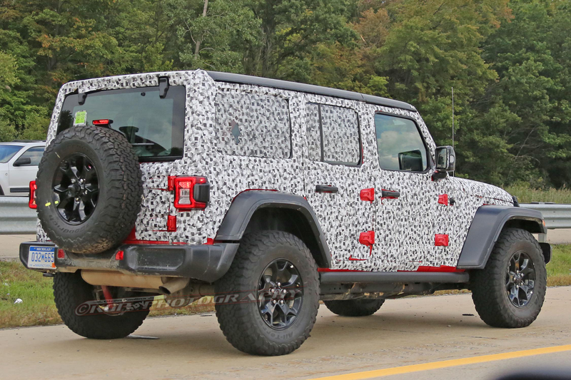 Illustration for article titled Our Best Look At The 2018 Jeep Wrangler Yet Shows A Wonderfully Unexpected Detail
